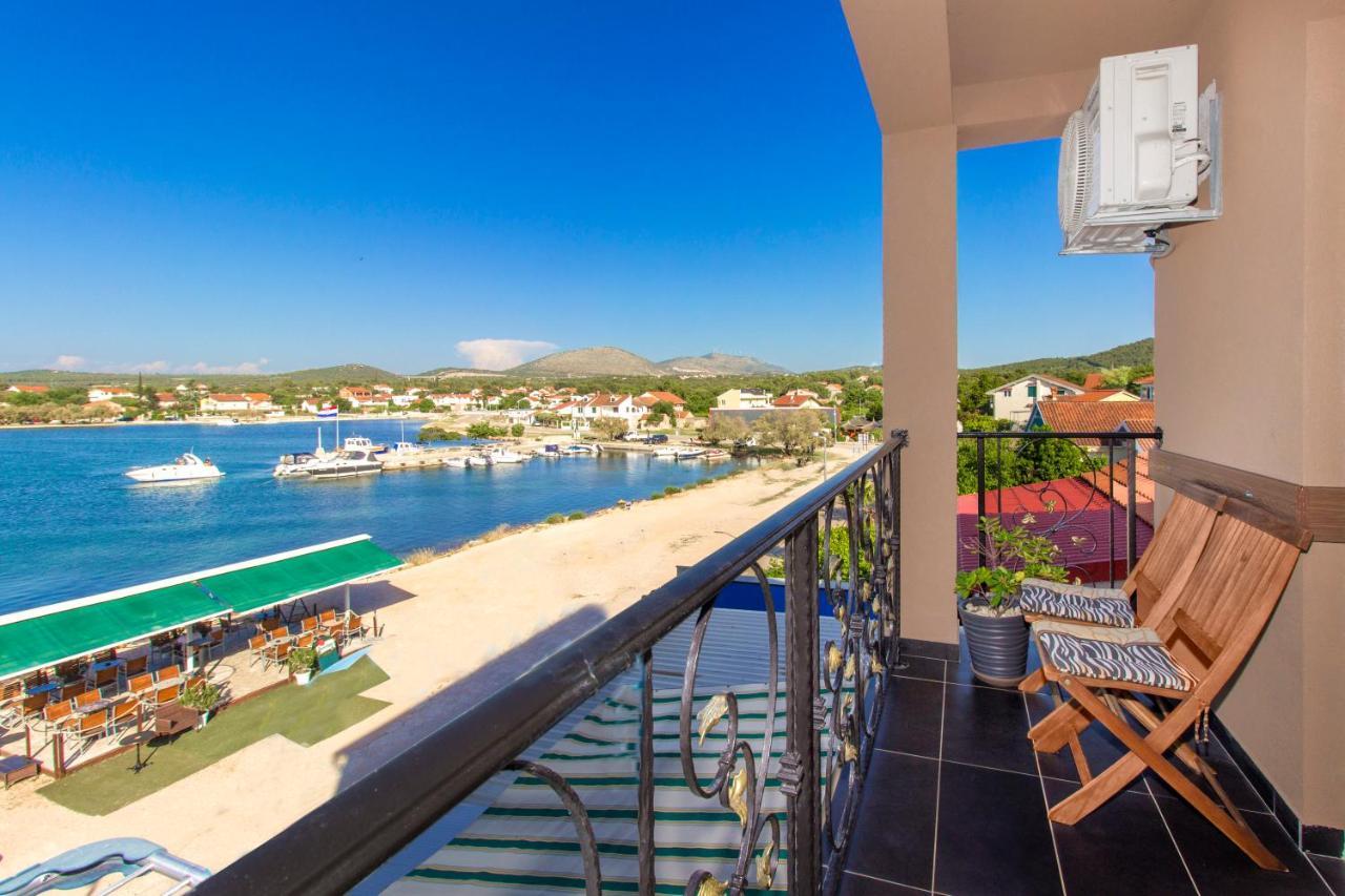 Apartmani Nikolina Seaview Šibenik Eksteriør billede